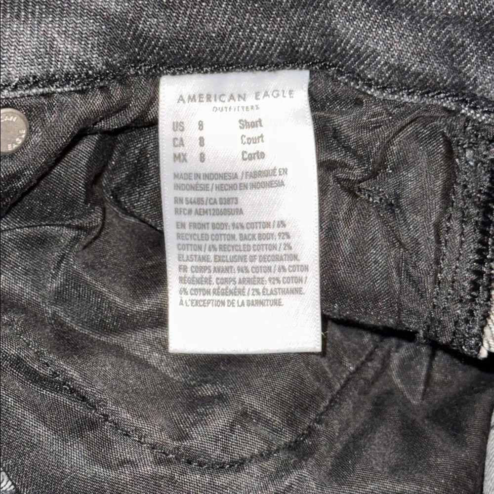 American Eagle Strigid Mom Jeans - Picture 6 of 6
